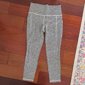 Athleta White and Black Cheetah print legging size small